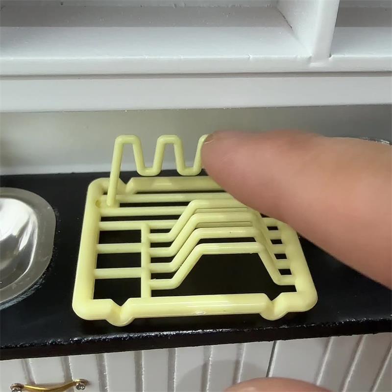 

1:12 Миниатюр для кукольного домика Модель сушилки для посуды Кухонные аксессуары для кукольного домика Микроландшафтные украшения Игрушка для ролевых игр для детей Сделай сам 1 pcs