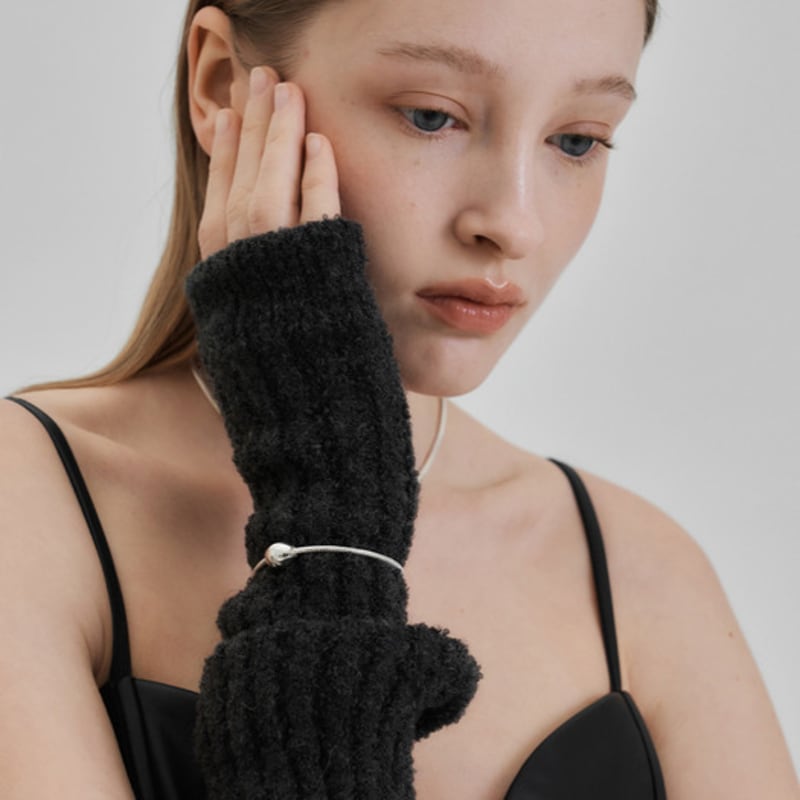 OOV EGG 03 B (Silver)