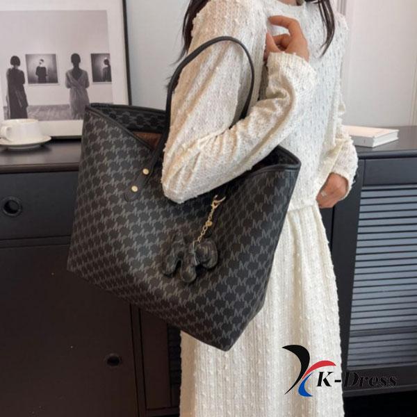 High Capacity Leather Daily Simple High-Quality Shoulder Bag + Leather Keyring