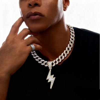 Trendiges Mann Cool Voller Diamanten Blitz Großes Anhänger Halskette Flash Diamant Hip Hop Stil Hip Hop Rap Kleidung Kubanische Kette Mann