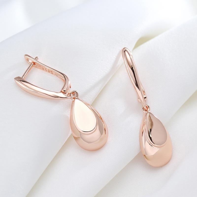Orecchini Pendenti Lucidi alla Moda Colore Oro Rosa Semplice Orecchino a Goccia per Donna Alta Qualità Gioielli Raffinati Quotidiani