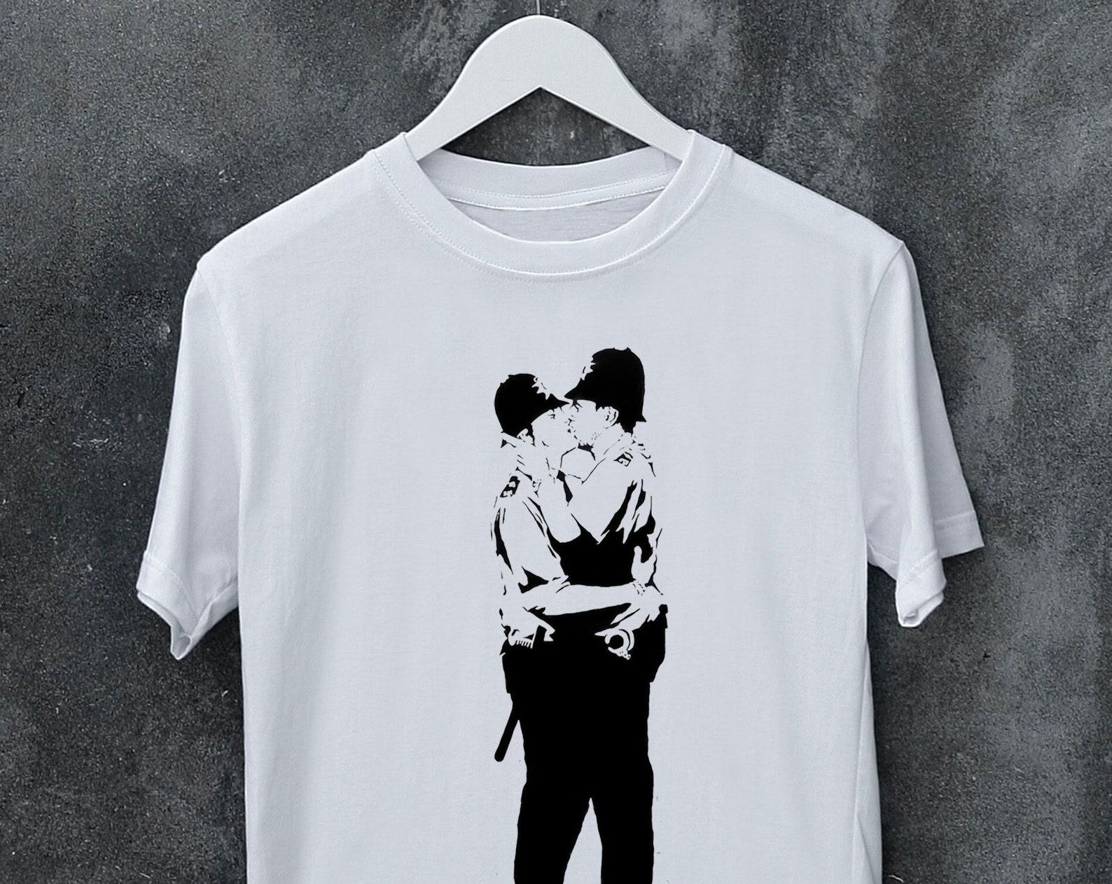 Banksy Police Officer Kissing Street Art Graffiti T shirt Man s, Woman s, Kid s size, Tops Tees, Gift, Meme, Music, Movie, T shirt XL