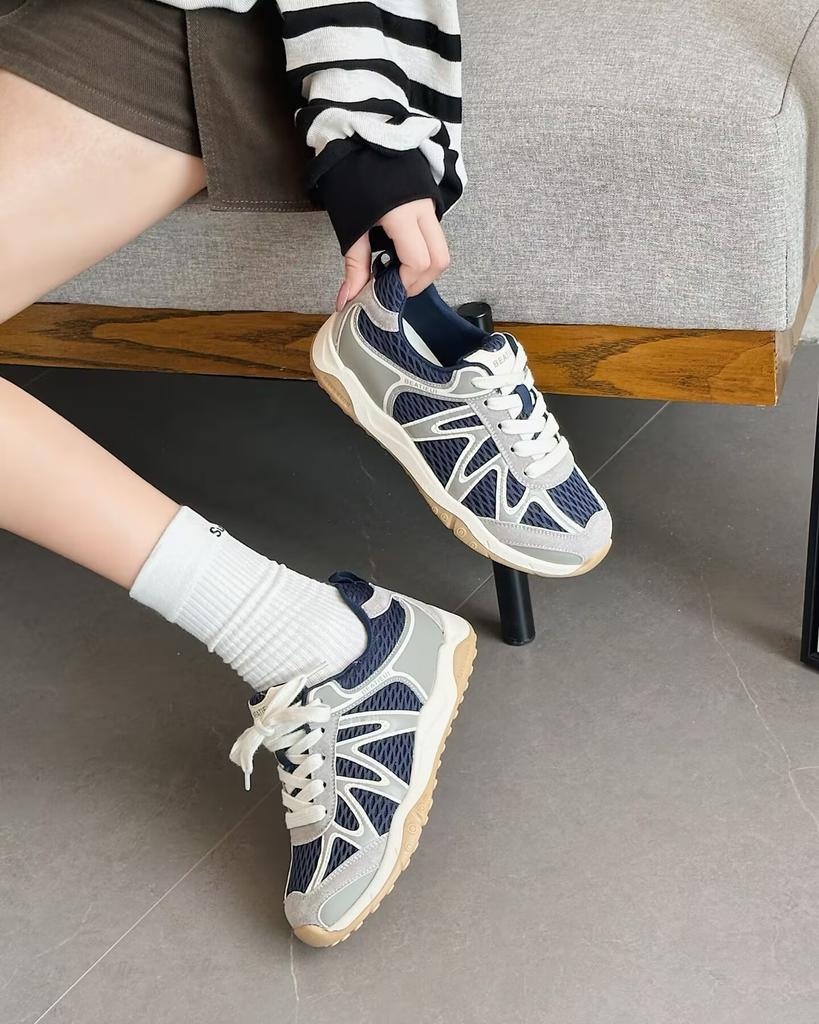 Retro contrasting color splicing flat-bottomed German training shoes women's 2025 new mesh breathable comfortable versatile casual Forrest Gump shoes