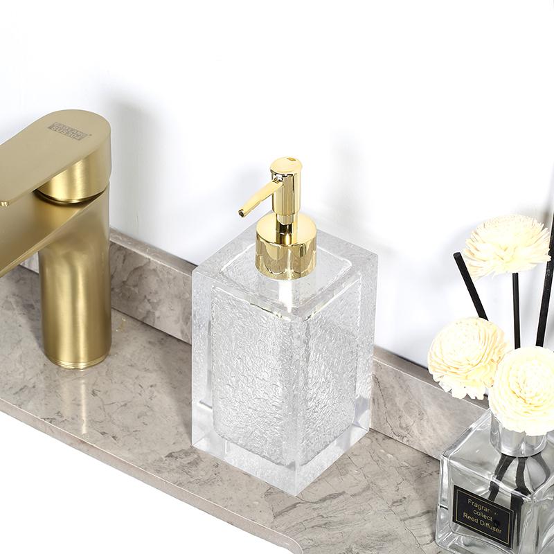 Hotel household hand sanitizer bottle divided into bathroom shampoo Translucent lotion