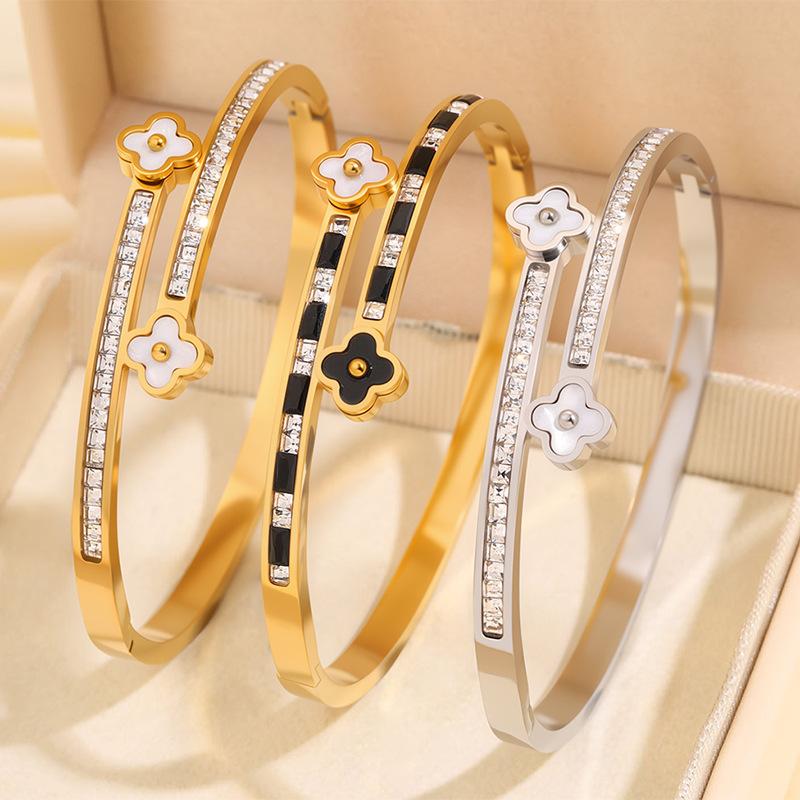Fashion explosion Titanium steel  Personality high sense Girls lucky grass flower versatile ing full diamond 