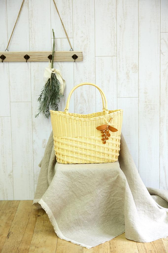 Hamanaka Craft Bag with Kit Oval-Bottom Corsage, H360-246