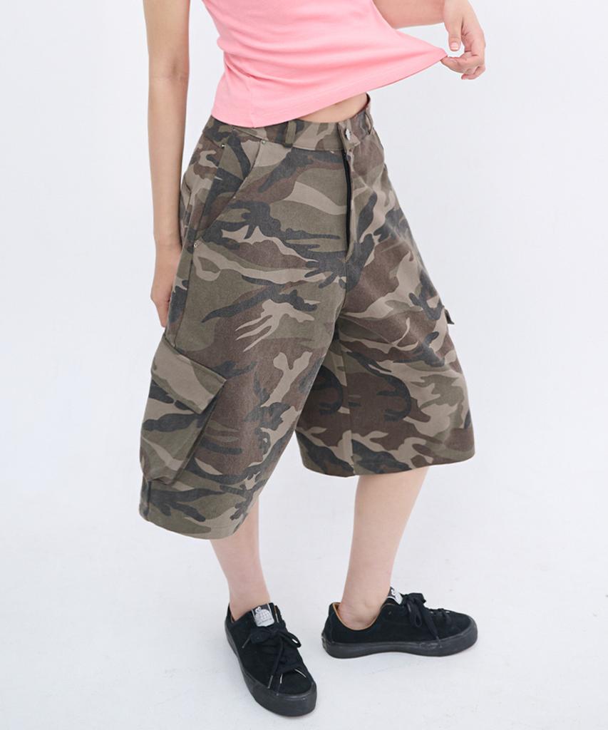 Isjabaibeu Camo Side Pocket Bermuda Pants