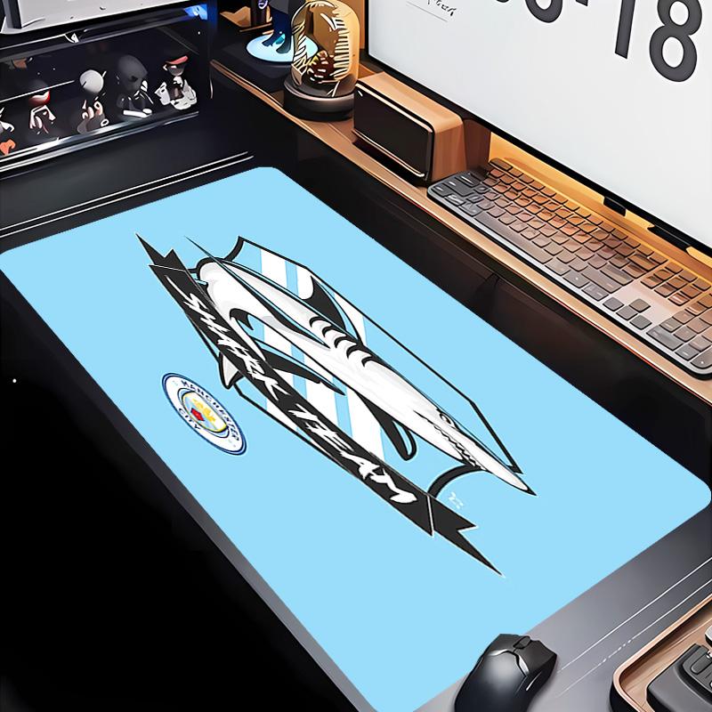 Manchester City Fußballclub Thema Premium Rutschfestes Mauspadd mit Genähten Kanten, Strapazierfähiges Gummi-Material, für Schreibtisch & Gaming Tolle Geschenke