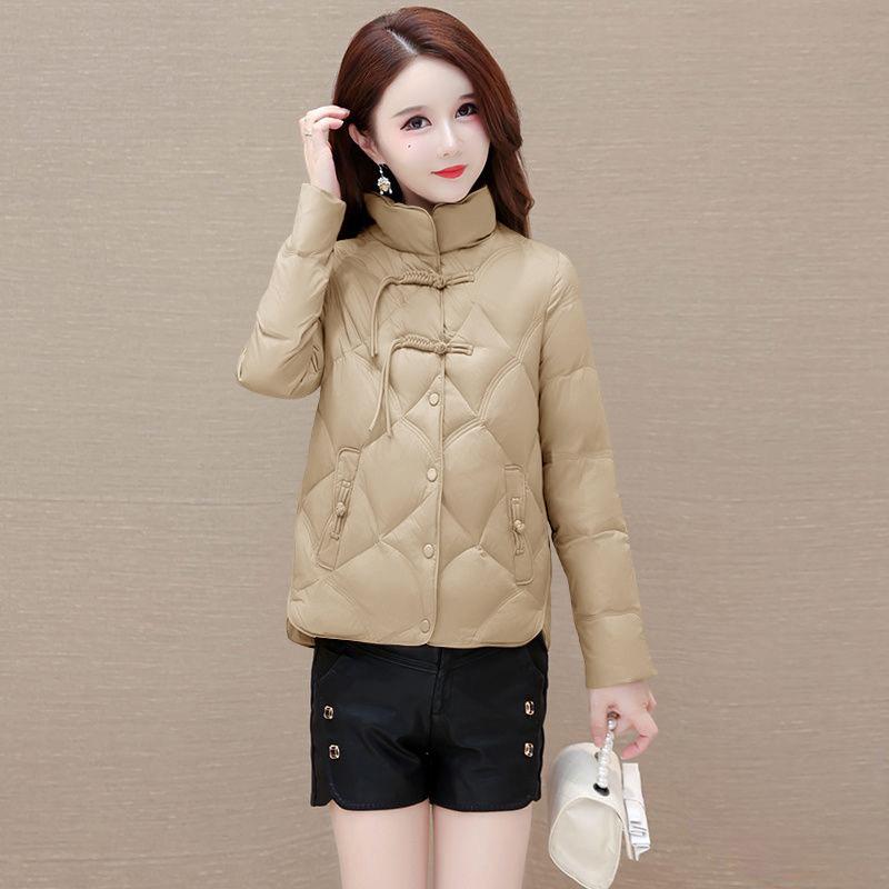 

Пуховик короткий женский со стойкой воротником, хлопковый пуховик с узором «Сянъюнь», маленький осенне-зимний хлопковый пуховик, куртка 4XL хаки