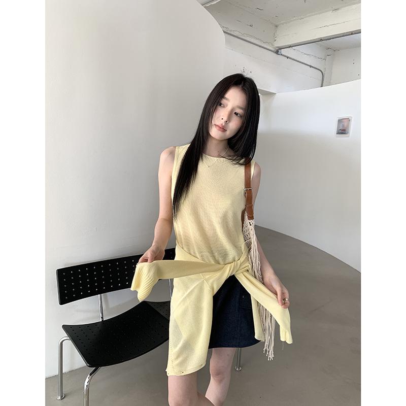 MMC DITION Women s Knit Vest: Korean-Style Slimming Sleeveless Top for Spring/Summer One Size