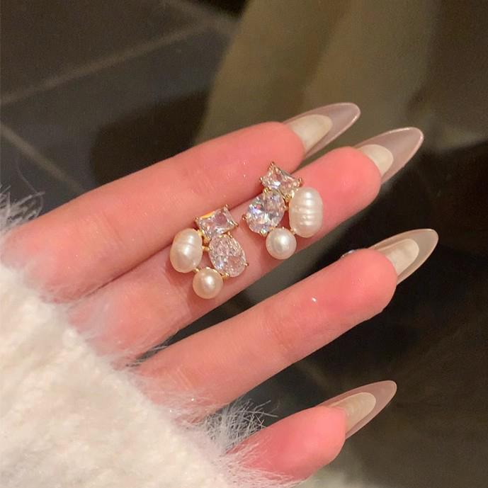 

Exquisite Irregular Square Shinny Zircon Pearl Earrings for Women Light Luxury Sweet Stud Earrings Wedding Jewelry Accessories
