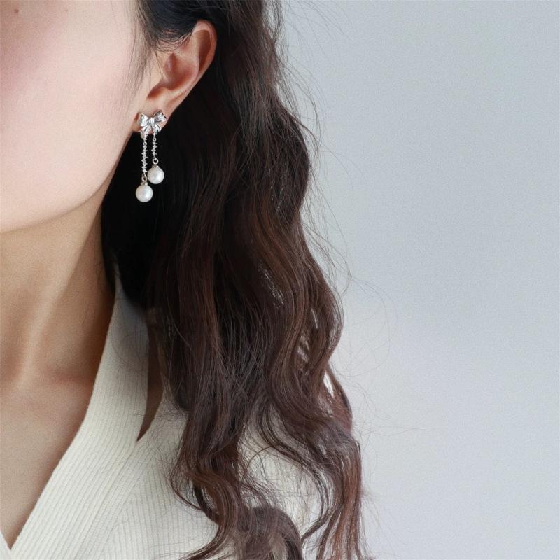 Flash Diamond High-end Exquisite Bow Fringed Earrings Women's New Unique Temperament Earrings Versatile Sweet and Trendy Earrings