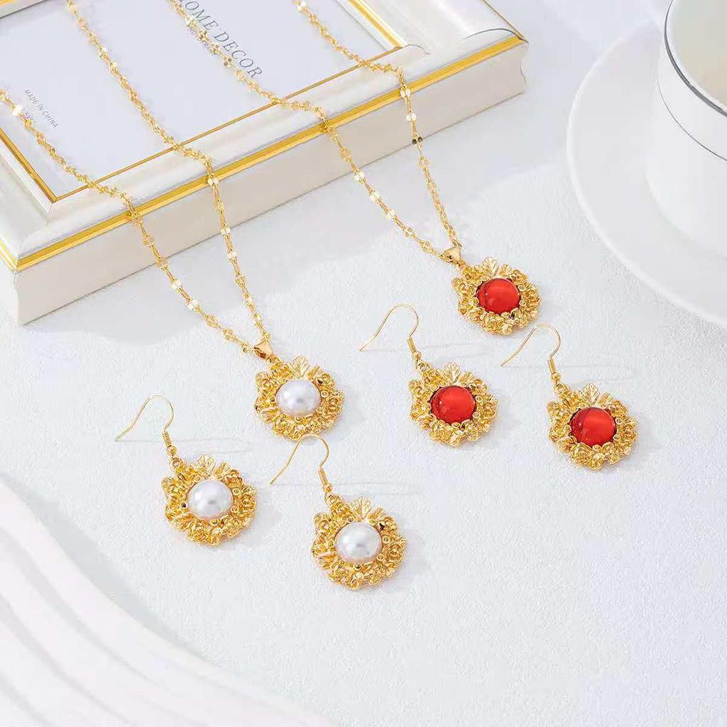 French Retro Jewelry Set: Elegant Straw Hat Necklace & Earrings