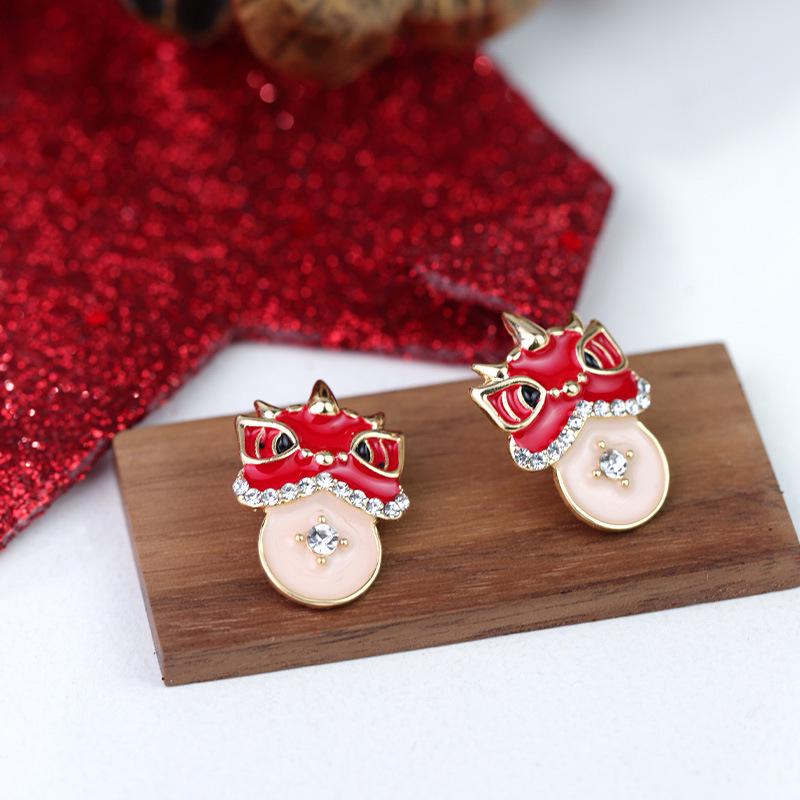 

2024 Year of the Dragon Red Pearl Earrings: Exquisite Festive Fashion for Women