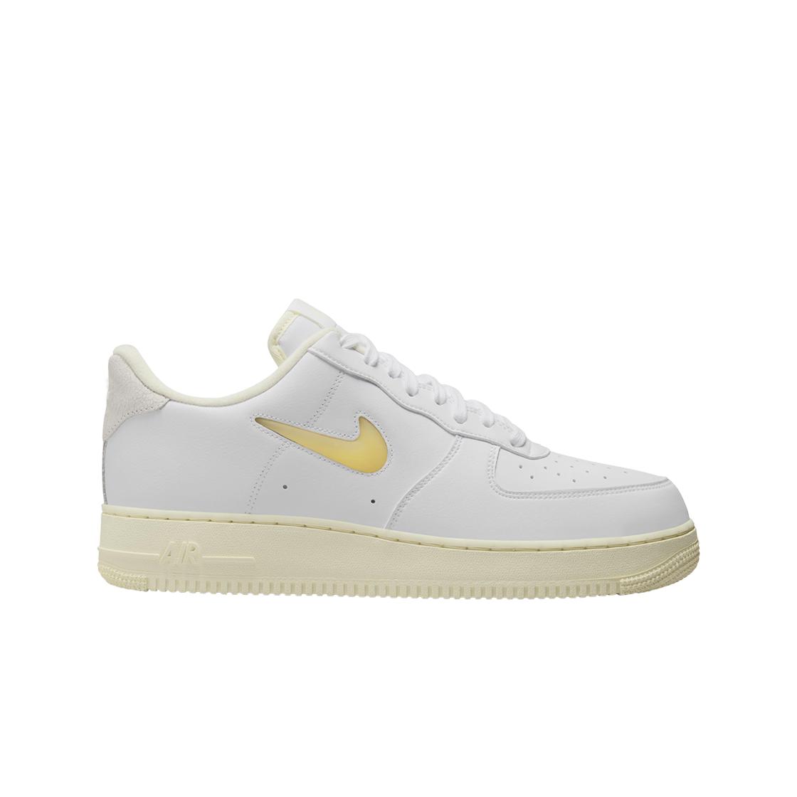 

Мужские кроссовки Nike Air Force 1 07 LX Pale Vanilla DC8894-100