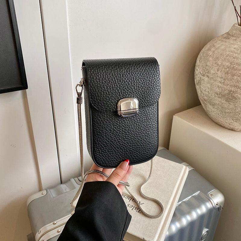

Изысканная Супер Популярная Маленькая Сумка Женская 2025 Новая Универсальная Модная Цепочка Сумка Мессенджер Летняя Популярная Популярная Сумка для Мобильного Телефона Black without pendant