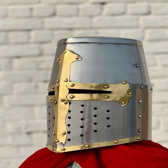 Mittelalterlicher Kreuzfahrerhelm Stahl Messing Ritterrüstung Ren Faire Cosplay Helm LARP Reenactment Ausrüstung Sammlerstück Wikingerhelm