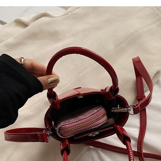 Ielgy Ladies Red Handbag Ladies Small Bag 2024 New Style All-Match Fashion Bucket Bag High-End Texture Messenger Bag