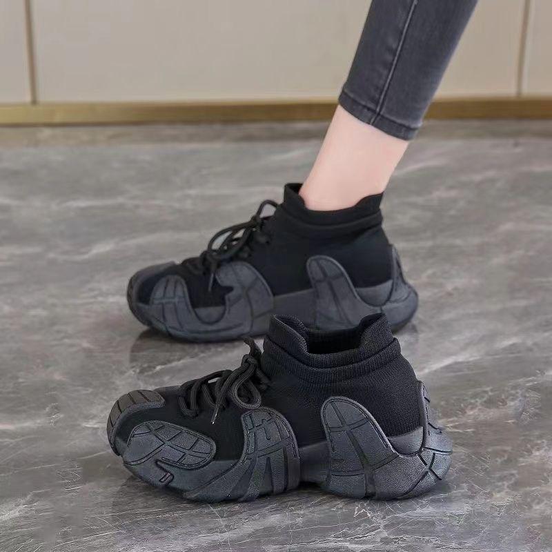 Nové dámské fly-knit tenisky v čínském stylu: Jaro/Podzim Prodyšné, Silná podrážka, Univerzální boty pro tátu a kokosky.