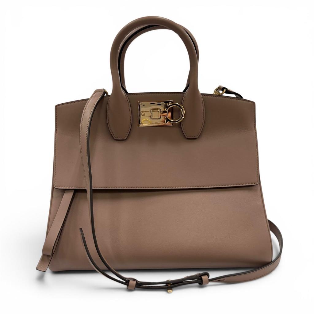 Ausgezeichnete Salvatore Ferragamo Handtasche Studio Gancini Weiches Leder 2-Wege Braun Gebraucht