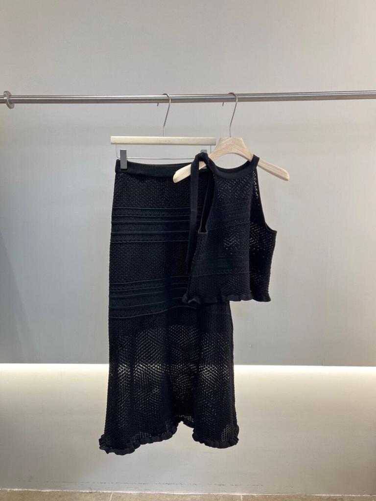 Summer French Fashion: Knitted Midi Skirt & Tie-Up Tank Top Ice Silk Two-Piece Dress
