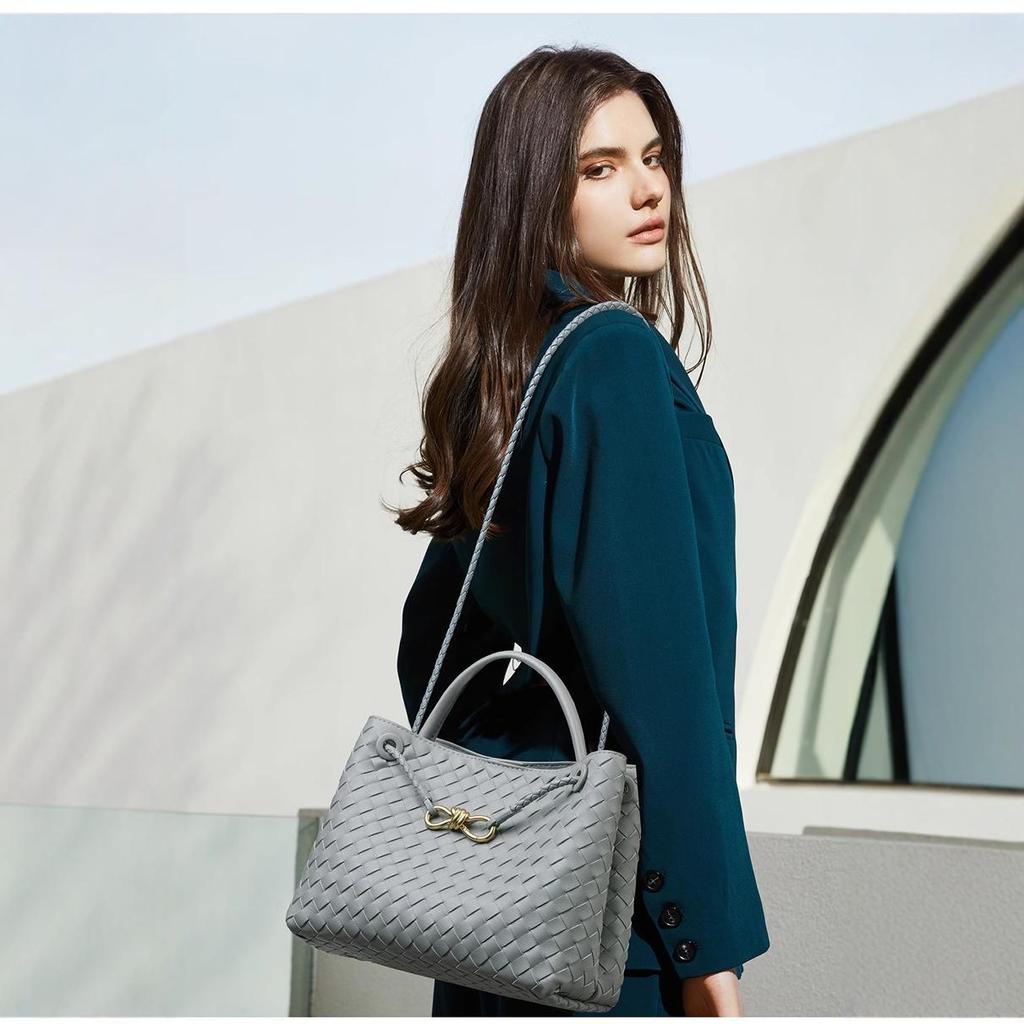 Cross-border Hot ** New Woven Women's Bag Metal Rope Buckle Shoulder Tote Bag Portable Large Capacity Retro Women's Bag