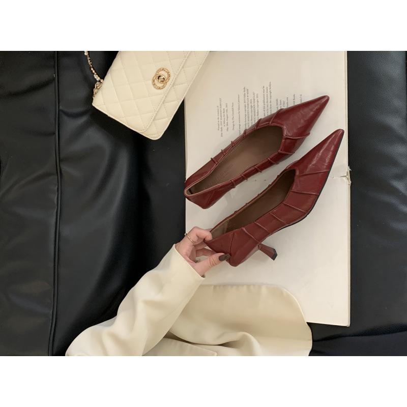 

2025 new autumn pointed pleated niche design simple high heels women s fashion temperament shallow mouth high heels 39 бордовый