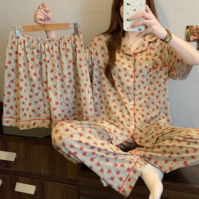 

Пижама из мятой ткани в ретро литературно-художественном стиле, женская летняя с розовым цветочным принтом, удобная домашняя одежда, комплект из трех предметов с коротким рукавом M