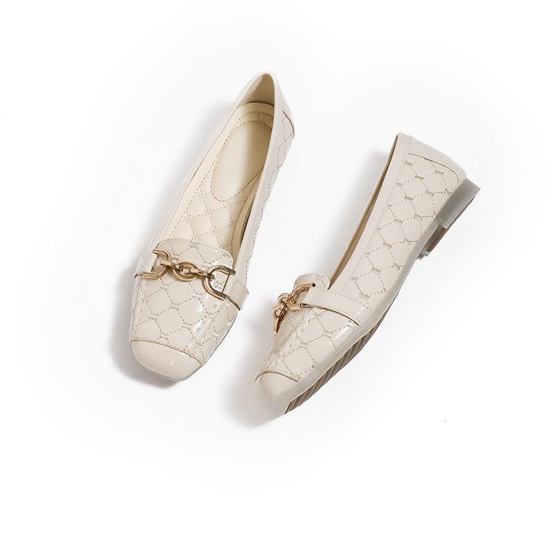 New single shoes women's flat bottom versatile fashion Doudou square head soft leather one patent leather casual versatile