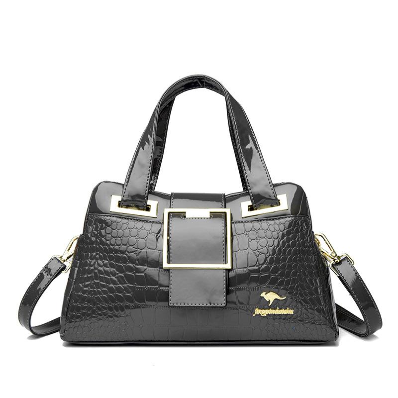 A Simple and Elegant Single-shoulder Crossbody Bag for Middle-aged Women and A Fashionable Hand-held Mom Bag