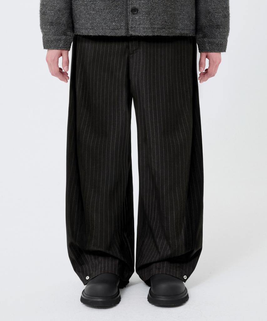 TRILLION Striped Side Pleat Snap Button Wide Slacks_Black