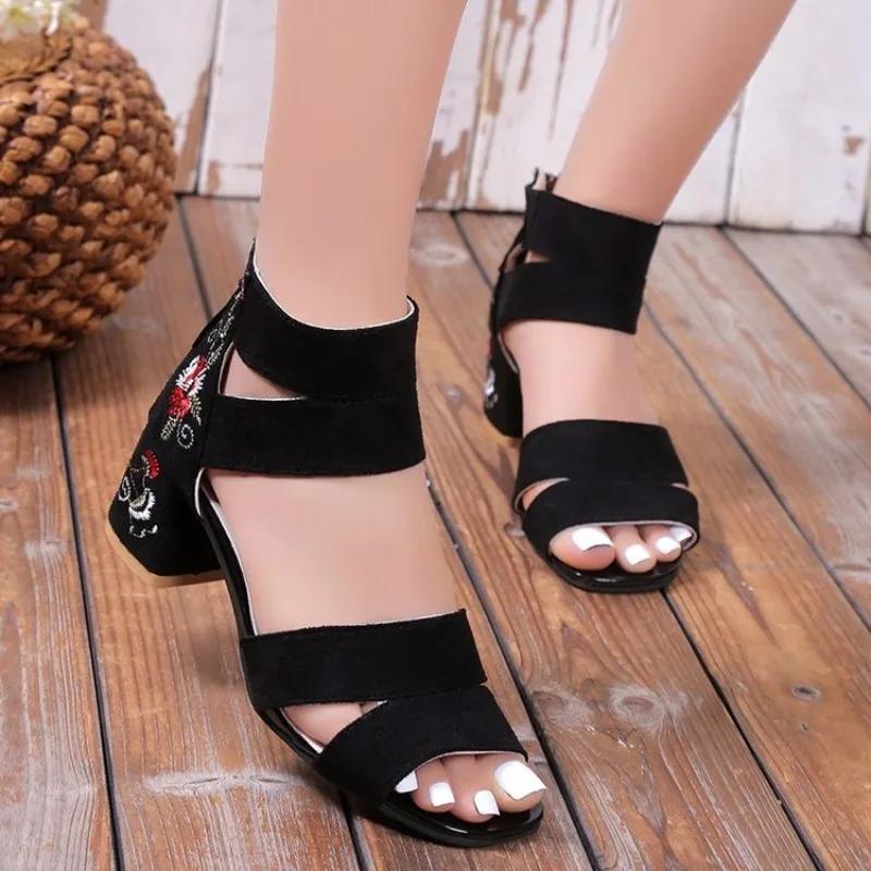 Ethnic Style Embroidered Mid-heel Sandals Women 2024 Summer All-match Thick Heel Elegant Retro Open Toe Embroidered Shoes Women