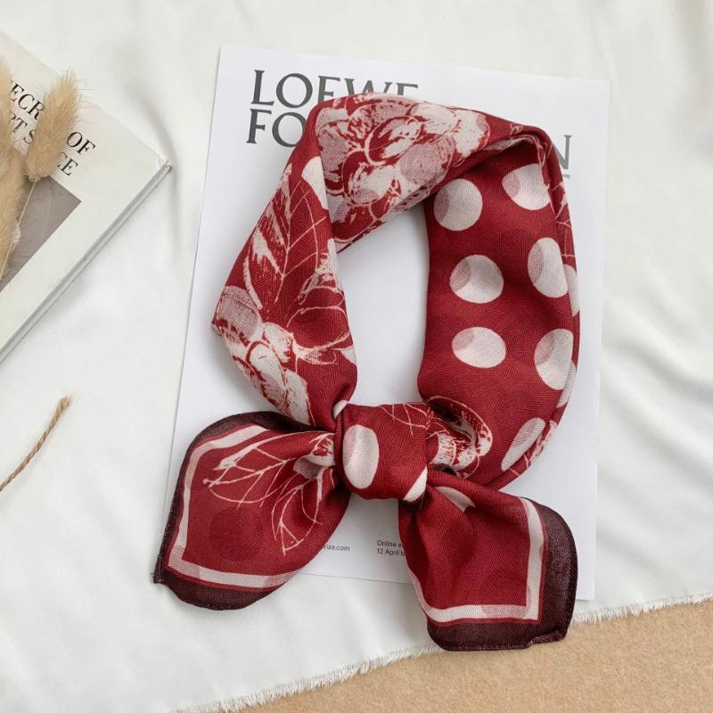 Square scarf new neck scarf scarf small shawl travel bag headscarf versatile cashew flower silk scarf