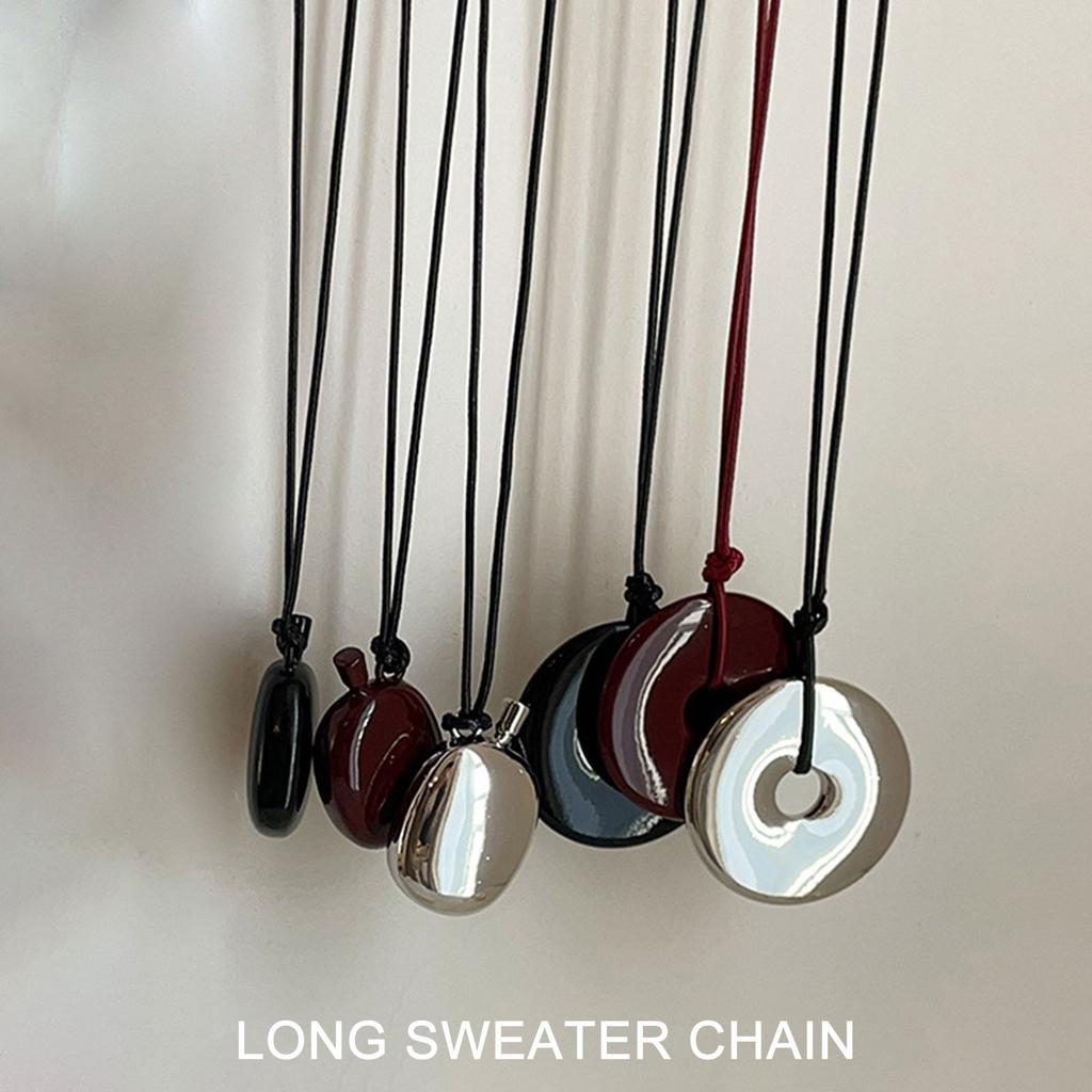 Fashionable Aventurine Buckle Pendant Necklace Accessory with Adjustable Length Leather Cord for Men and Women Daily Use