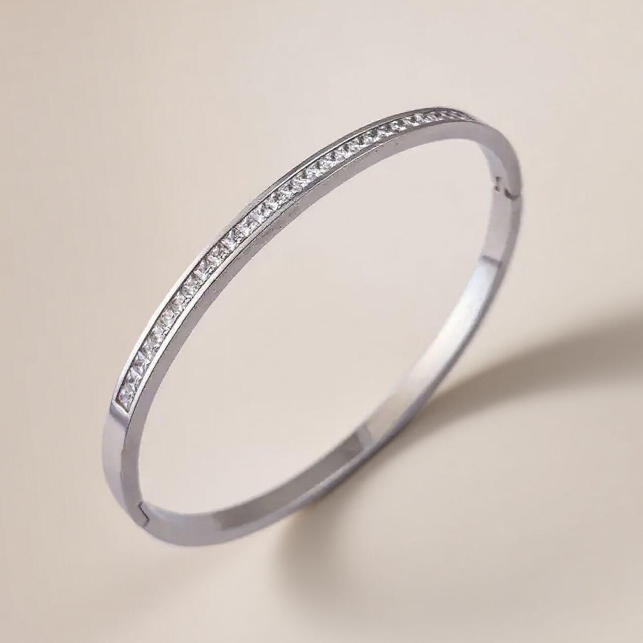 Stainless Steel Women s Fashion Bracelet: Light Luxury, European-American Style, Inlaid Diamond, Titanium Steel