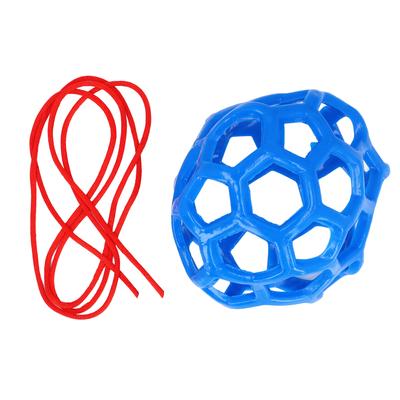 Hängendes Fütterspielzeug Gummi-Gitterdesign Leichtgewichtige Weiche Pferde-Leckerliball für Zuhause und Bauernhof Blau