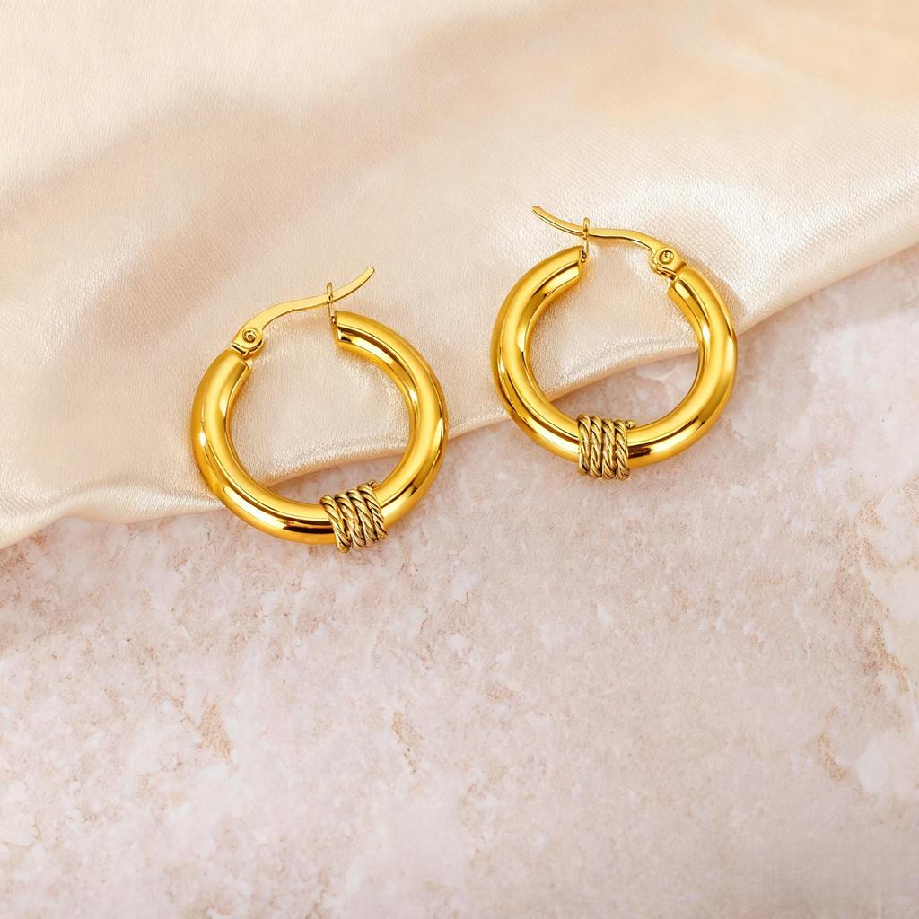 European American Classic Smooth C-Shaped Hoop Titanium Steel Retro Earrings for Women