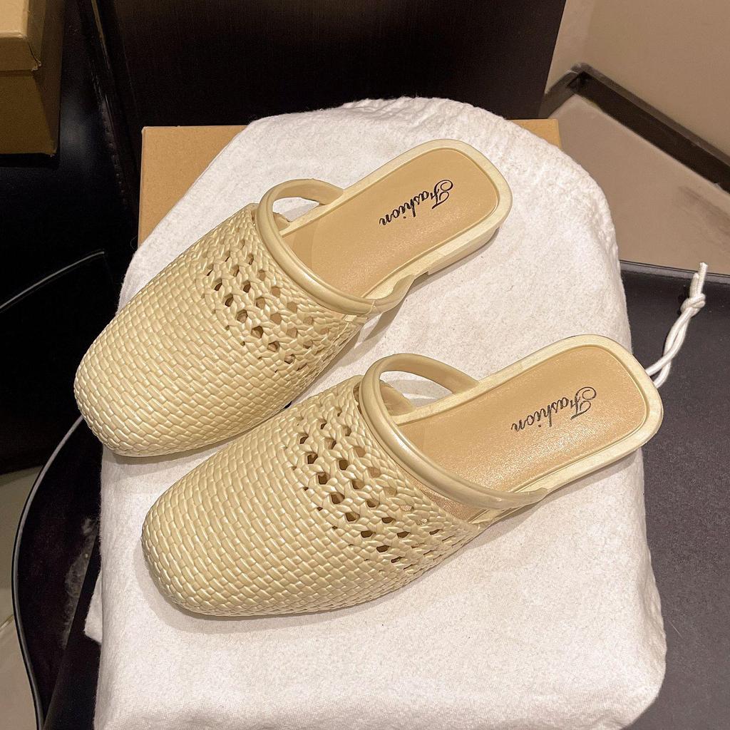 Sandály s nízkým podpatkem a otevřenou špičkou s výřezy v korejském stylu 2026