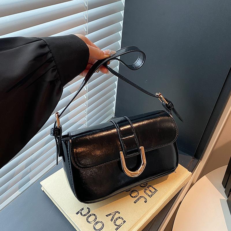 

Exquisite niche high temperament Korean version armpit bag women s retro foreign style design sense versatile fashion shoulder bag чёрный