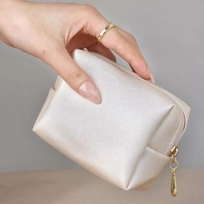 Mini Trousse Cosmétique en Cuir PU Petit Porte-Monnaie Rouge à Lèvres Support Écouteurs Pochette de Rangement Femmes Lavage Articles de Toilette Maquillage Sac de Rangement Organisateur