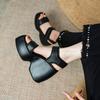 Krazing Pot Schaffell Peep Toe Dicke High Heels Plattform Sommerschuhe Hakenschlaufe Lässige wasserdichte Damensandalen
