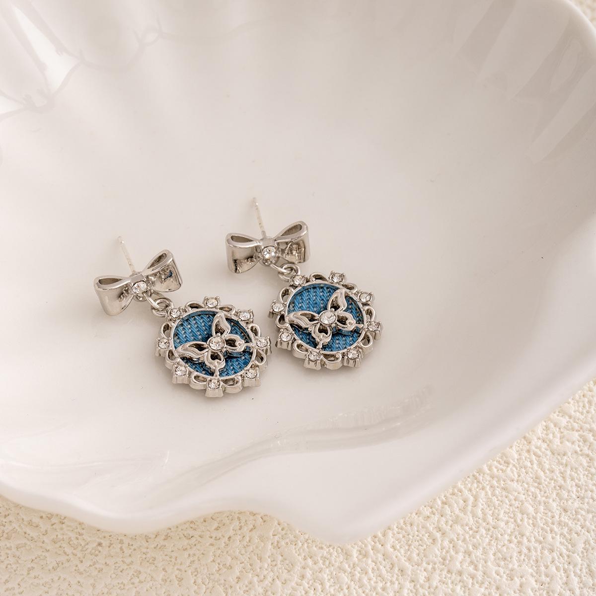 Retro French Blue Geometric Heart Guitar Stud Earrings