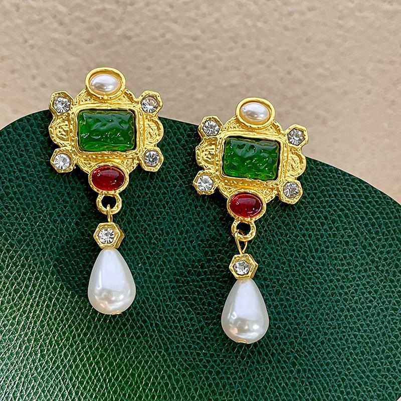 Classic Middle Women Girls Enamel Flower Earrings Ear Clip Vintage Elegant Lady High-end Party Banquet Accessories Jewelry
