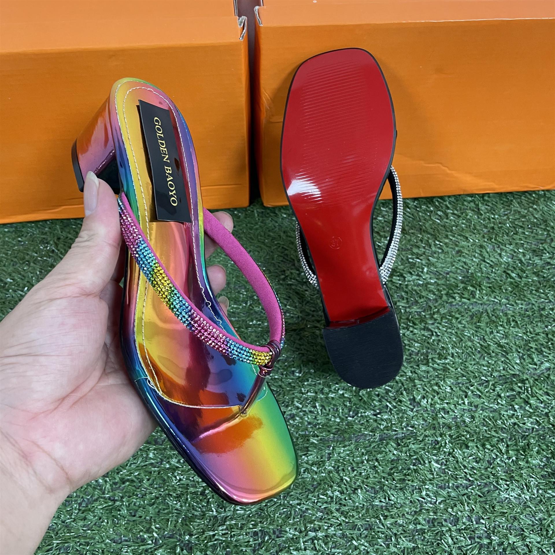 

Туфли на тонком каблуке Женские тапочки Уличные шлепанцы Резиновые шлепанцы Мюли на каблуке Низкие пантофли Черные сандалии Гавайские высокие блестки 41 разноцветный