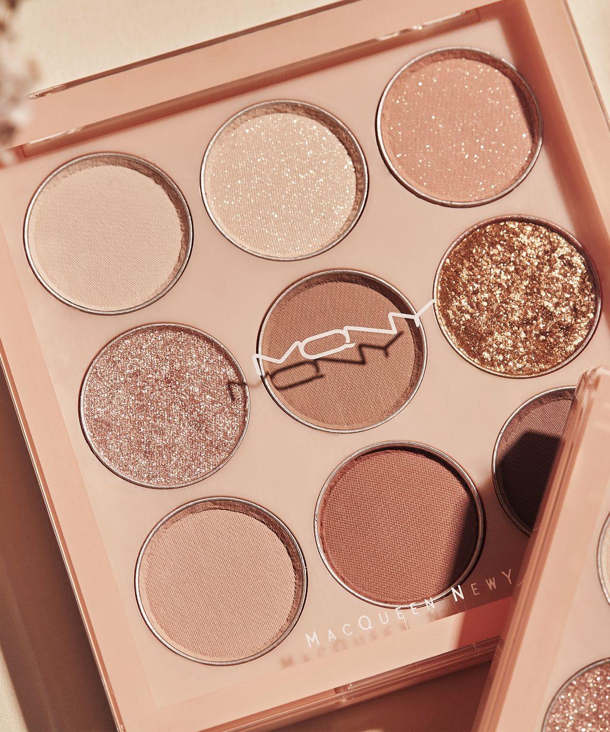 Eye Palette Eyeshadow Glitter Shimmer Nude Tone Mood Multi Palette 9g