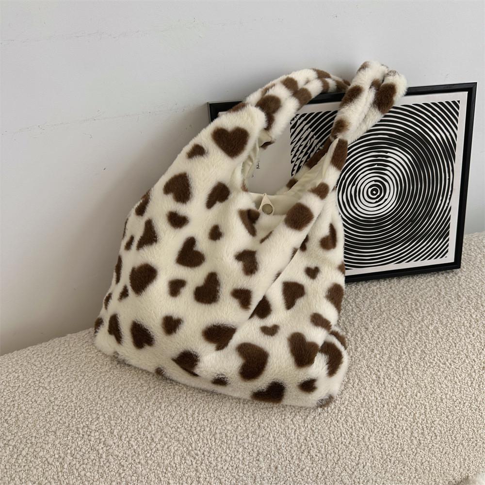 Chic And Cozy Heart Print Plush Tote Bag With Dual Straps For Casual Outings