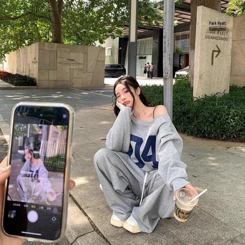 Damski jesienny dres w koreańskim stylu: Luźny Krój i Modelujące Spodnie z Szerokimi Nogawkami Zestaw Dwuczęściowy - Trend Mody Influencerów.