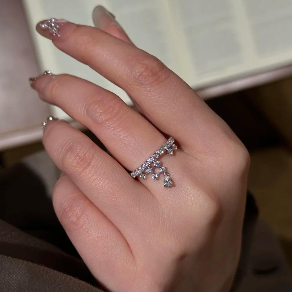 New in elegant inlay diamonds tassel water droplet ring light luxury fashion rings for women unique suitable for daily jewelry