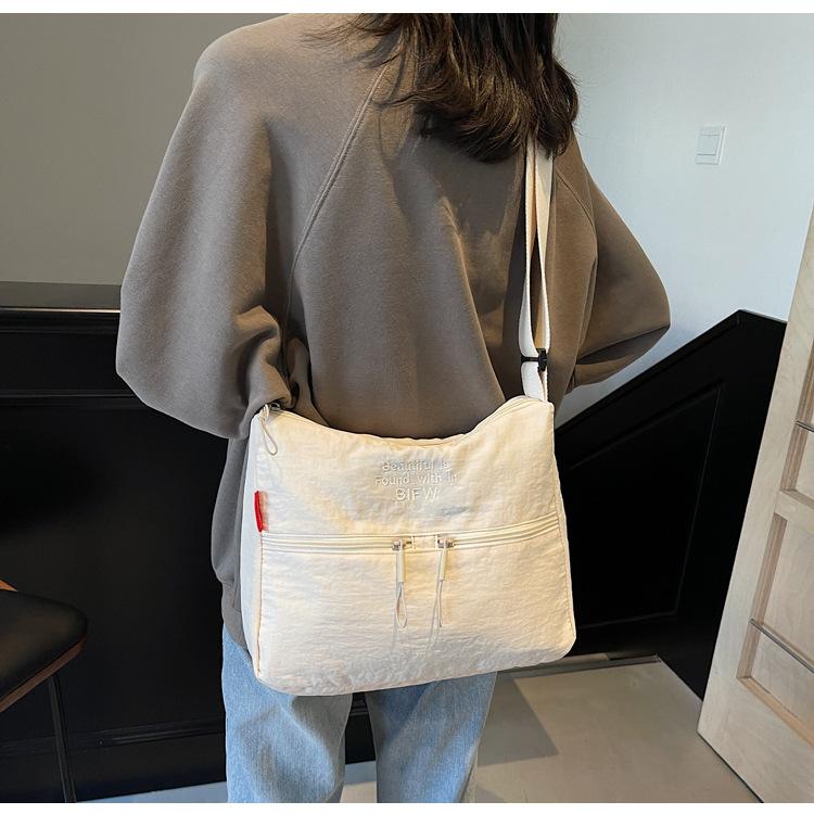 New Women's Bag, Korea Dongdaemun Embroidery Bag.