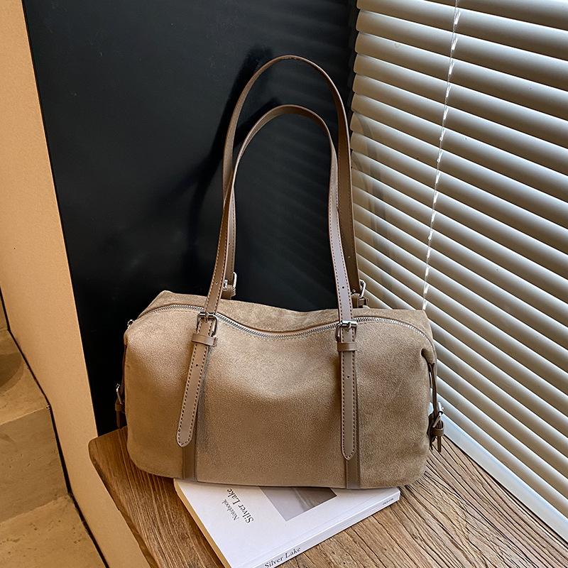 Autumn and winter retro large-capacity suede bag women's 2025 new casual commuter shoulder bag portable tote bag